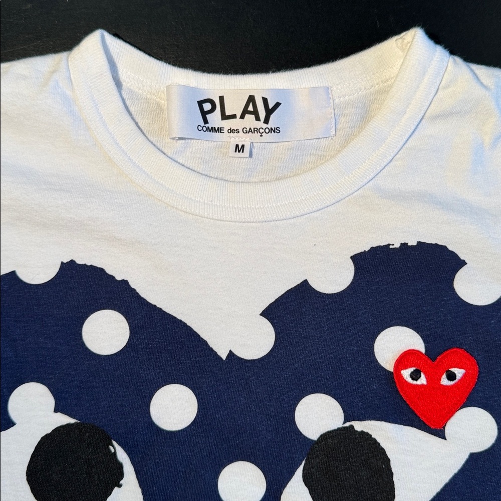 Comme des Garcons. PLAY. 
White Tee with Navy Polka Dot Heart - Picture 14 of 14